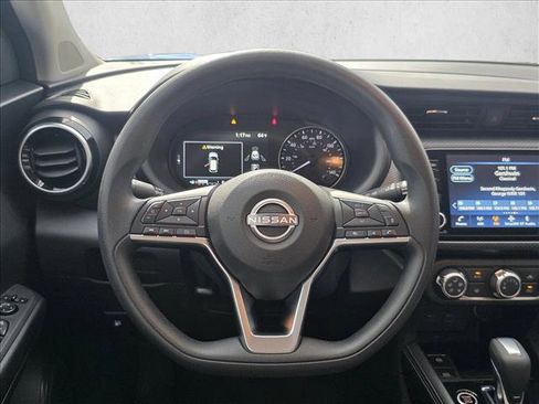 Used 2023 Nissan Kicks SV image 16