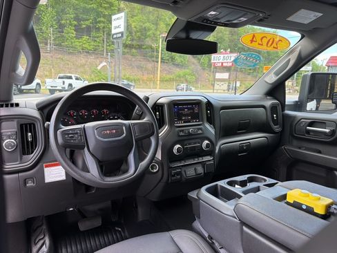 Certified 2024 GMC Sierra 3500 Pro w/ Convenience Package RWD image 23
