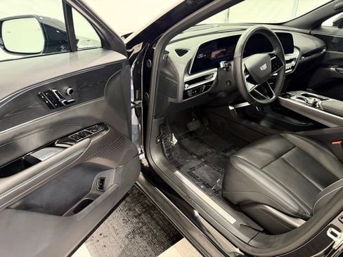 Used 2025 Cadillac Lyriq Sport image 27