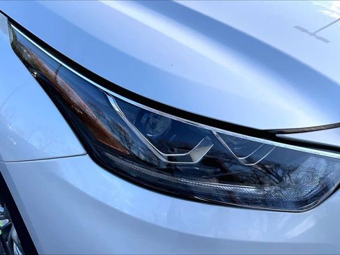 New 2026 Toyota Highlander Platinum AWD/4WD image 13