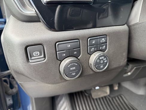 Used 2025 Chevrolet Silverado 3500 LT AWD/4WD image 16