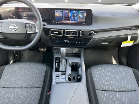 New 2026 Nissan Sentra SV w/ SV Convenience Package FWD image 4