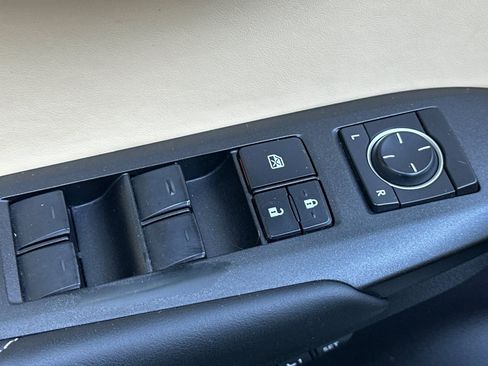 Used 2015 Lexus NX 300h AWD image 13