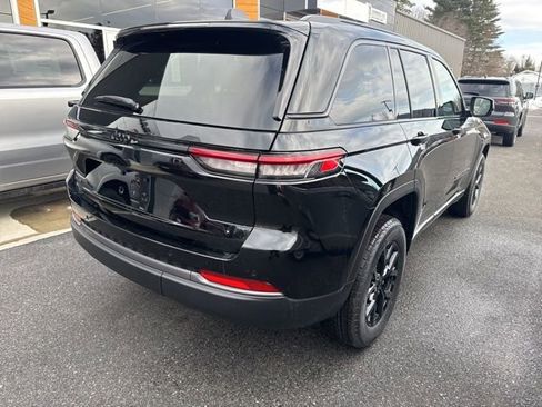 New 2026 Jeep Grand Cherokee Laredo image 6