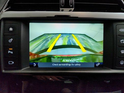 Used 2017 Jaguar F-PACE Premium image 21