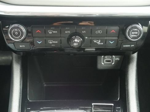 Used 2024 Jeep Compass Limited AWD/4WD image 21