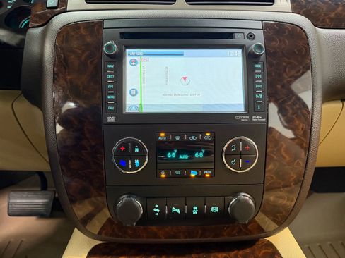 Used 2014 GMC Sierra 2500 Denali w/ Suspension Package, Off-Road image 21