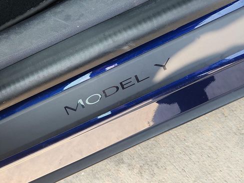 Used 2020 Tesla Model Y Long Range AWD/4WD image 26