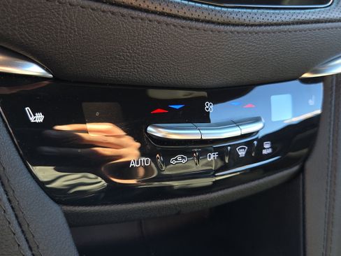 Used 2025 Cadillac XT5 Premium Luxury image 19