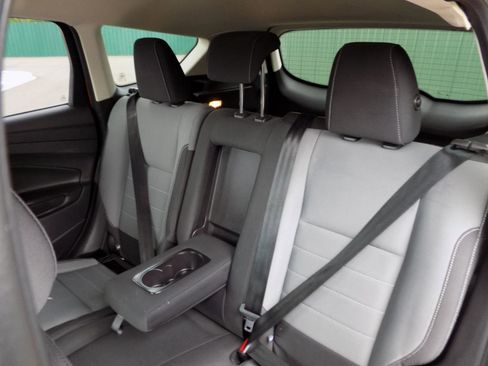 Used 2016 Ford Escape SE image 17