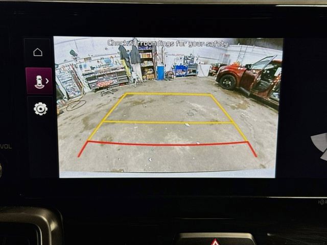 Used 2023 Kia Sorento S w/ Panoramic Sunroof Package AWD/4WD image 14