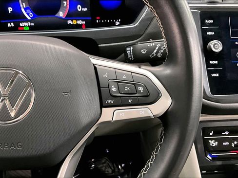 Used 2022 Volkswagen Tiguan SE image 22