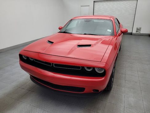 Used 2017 Dodge Challenger SXT image 15