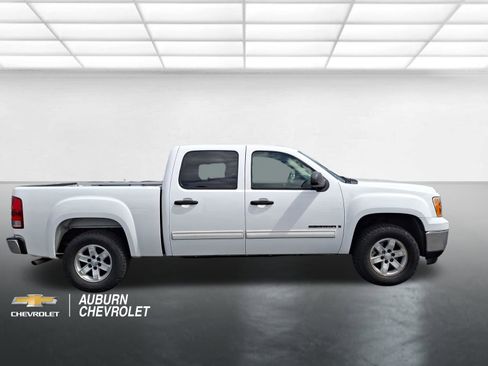 Used 2007 GMC Sierra 1500 SLE w/ SLE1 Preferred Package RWD image 2