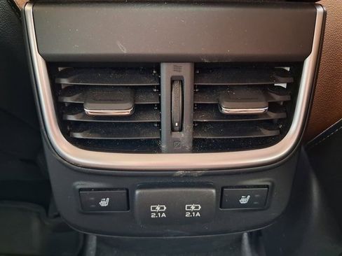 Used 2022 Subaru Outback Touring image 17