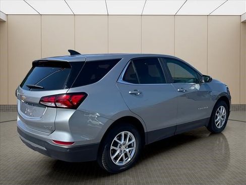 Used 2024 Chevrolet Equinox LT AWD/4WD image 3