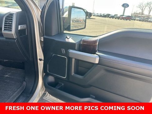 Used 2017 Ford F150 Platinum w/ Equipment Group 701A Luxury image 10
