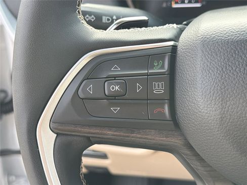 Used 2024 Jeep Grand Cherokee Limited w/ Luxury Tech Group II image 23