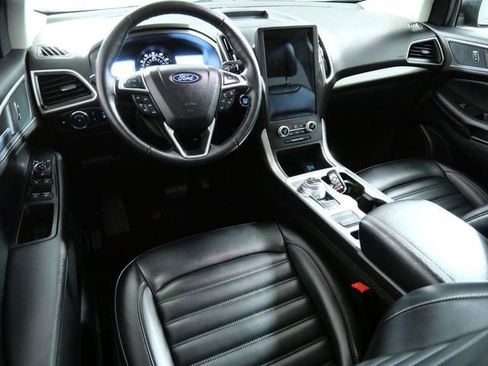 Certified 2024 Ford Edge SEL w/ Convenience Package AWD/4WD image 4