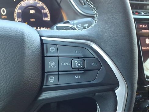 New 2025 Jeep Grand Cherokee 4WD image 18