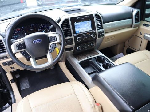 Used 2019 Ford F350 Lariat image 12