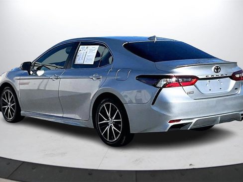 Used 2024 Toyota Camry SE image 7