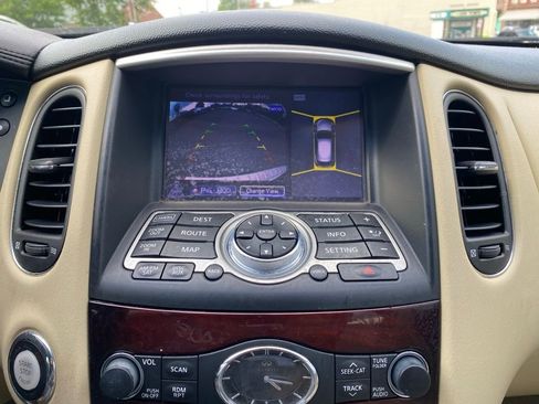Used 2016 INFINITI QX50 2WD w/ Deluxe Touring Package image 15