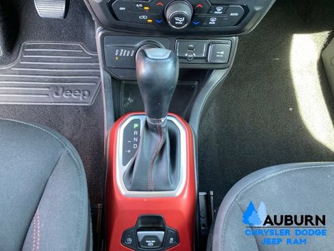 Used 2020 Jeep Renegade Trailhawk w/ Cold Weather Group AWD/4WD image 29