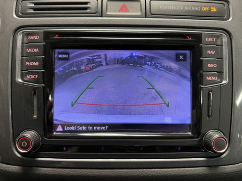 Used 2017 Volkswagen Tiguan Sport image 9