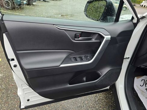 Certified 2025 Toyota RAV4 LE image 22