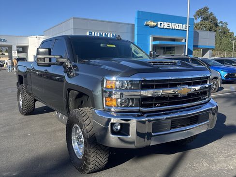 Used 2019 Chevrolet Silverado 2500 LT w/ Z71 Package, Off-Road image 1