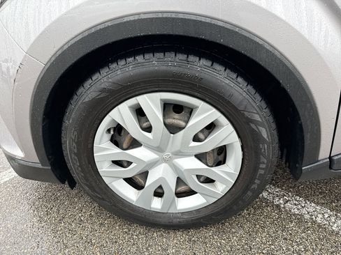 Certified 2019 Toyota C-HR LE image 18