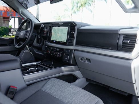 Used 2025 Ford F250 XLT w/ Black Appearance Package AWD/4WD image 36