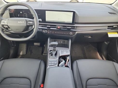 New 2026 Kia Sportage SX image 18