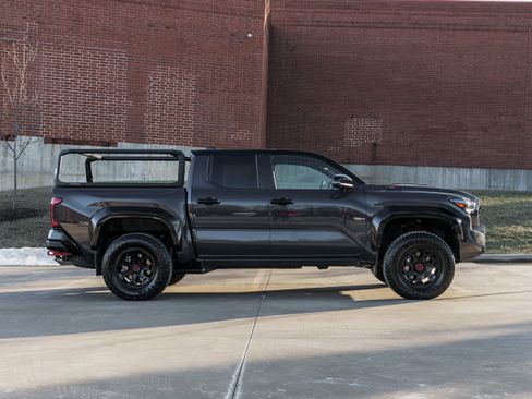 Used 2024 Toyota Tacoma TRD Pro image 3