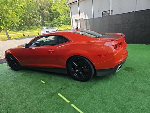 Used 2010 Chevrolet Camaro SS w/ LPO, Ground Effects Package RWD image 8