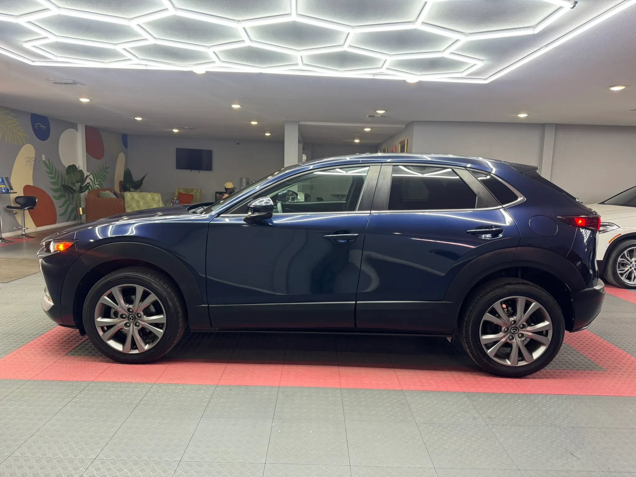 Used 2020 MAZDA CX-30 FWD w/ Select Package image 4