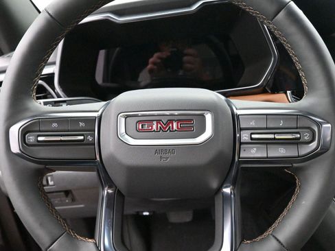 Used 2025 GMC Canyon AT4 w/ Technology Plus Package image 16