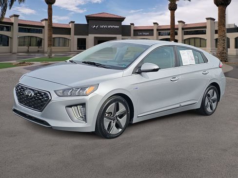 Used 2020 Hyundai Ioniq SEL FWD image 4