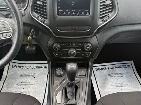 Used 2020 Jeep Cherokee Latitude AWD/4WD image 20