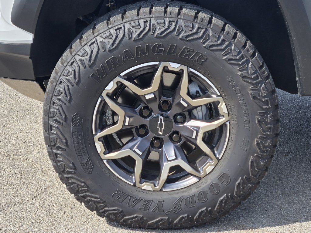 Certified 2025 Chevrolet Colorado ZR2 AWD/4WD image 12