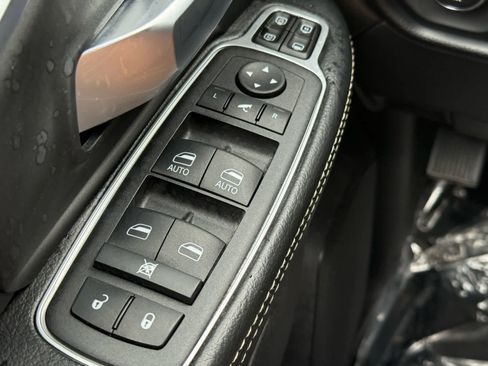 Used 2024 RAM 3500 Big Horn image 29