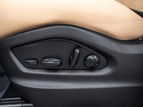 Certified 2026 Porsche Cayenne Coupe image 20