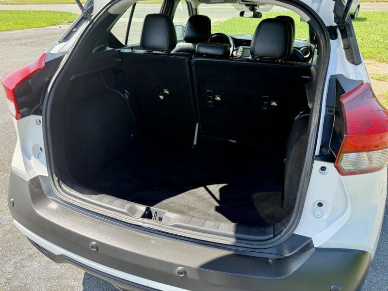 Used 2020 Nissan Kicks SR FWD image 9