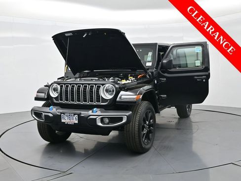 Used 2024 Jeep Wrangler Unlimited Sahara image 39