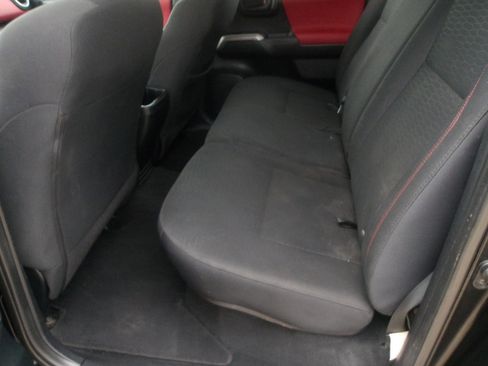 Used 2017 Toyota Tacoma SR5 image 17