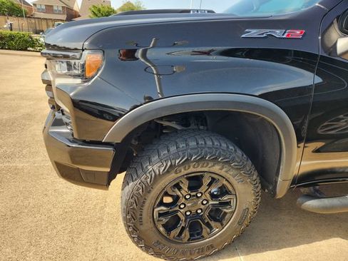 Used 2023 Chevrolet Silverado 1500 ZR2 w/ Technology Package AWD/4WD image 6