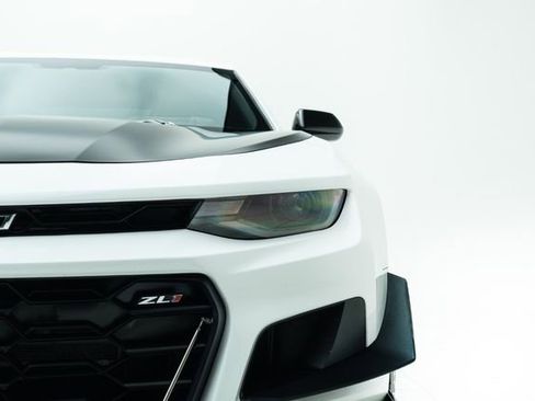 Used 2018 Chevrolet Camaro ZL1 image 7