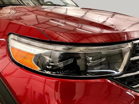 Certified 2023 Ford Explorer XLT w/ Equipment Group 202A AWD/4WD image 28