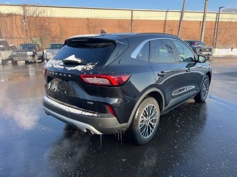 Used 2023 Ford Escape SE image 5